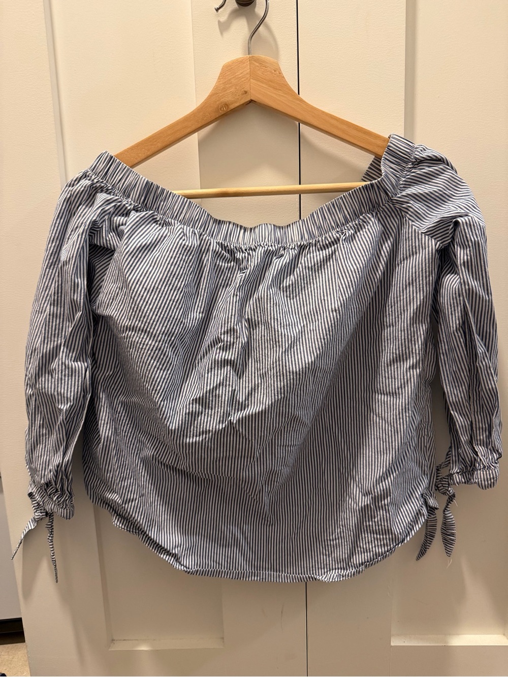 Abercrombie & Fitch Blue and White Striped Off-Shoulder Blouse